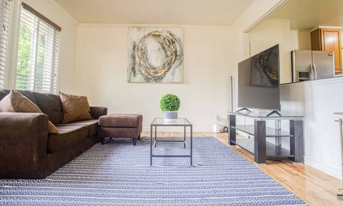 Lamar Heights Area House | 4 BD | 2 B | Movie Area | Denver | Boulder | Mountains