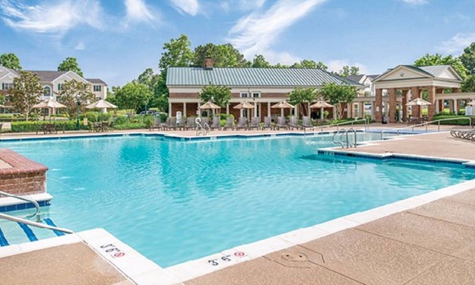 Berkeley Condo | 4 BDRM~ HUGE UNIT SLEEPS 12~ ONLY 10 MILES TO BUSCH GARDENS~INDOOR/OUTDOOR POOLS