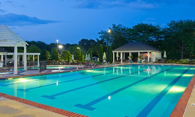 Berkeley Condo | 4 BDRM* SLEEPS 12* 2 KITCHENS* 2 LIVING RMS* 4 BATHRMS* BUSCH GARDENS 8 MILES*