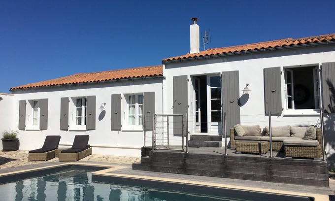 Saint-Martin-de-Re House | 4 bed/2 bath house with heated pool in walled town of St Martin de Re