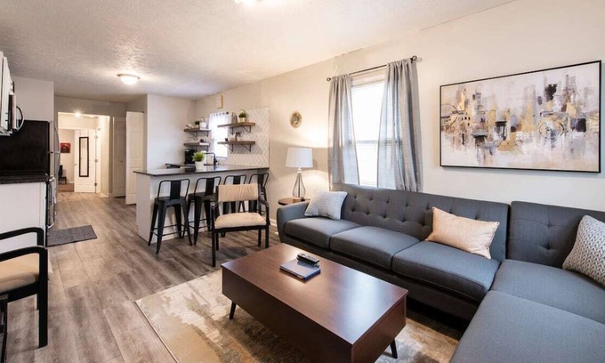 Taylor Berry House | 4 bed 2 bath renovated home