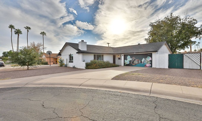 Alhambra House | 4 Bed 2 Bath Single Family home with 2 King Beds sleeps 10 with huge backyard