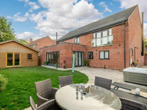 Hevingham House | 4 Bed in Aylsham 90094
