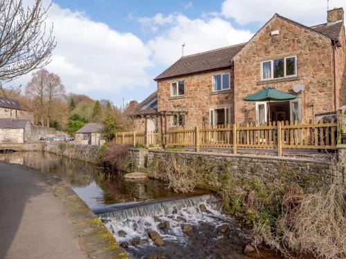Bakewell House | 4 Bed in Bakewell PK911