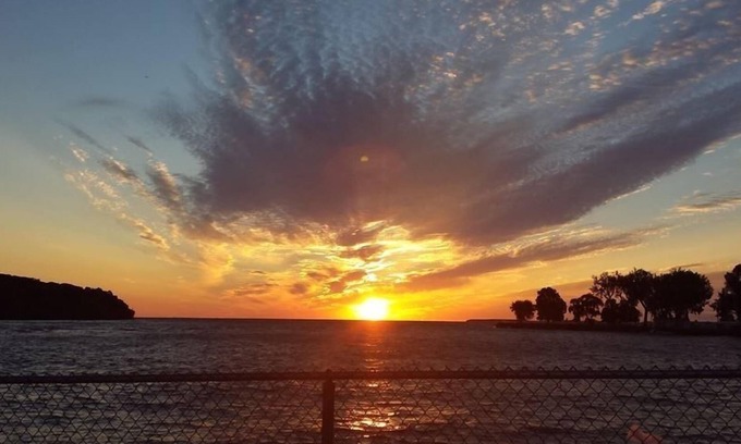 Put-in-Bay House | 4 Bedroom 2 bath home that sleeps 13 on a large lot