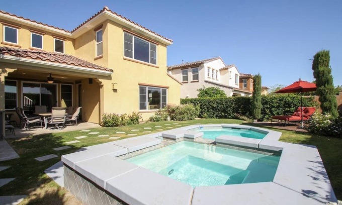 Palm Desert House | 4 bedroom 4 bath luxury home in gated community - Dolce