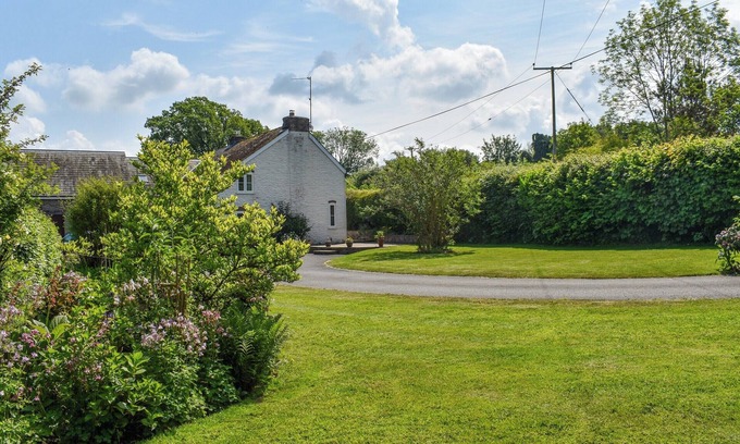 Westbrook Court Cottage | 4 bedroom accommodation in Clifford, near Hay-on-wye