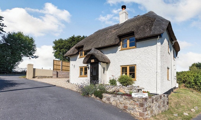 Smallridge Cottage | 4 bedroom accommodation in Axminster