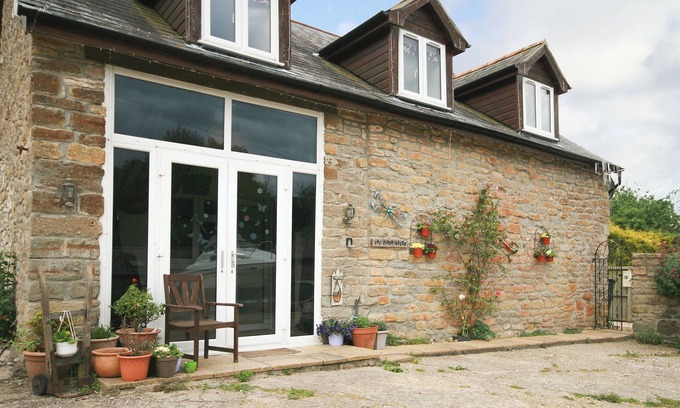 Bridport Cottage | 4 bedroom accommodation in Watton, near Bridport