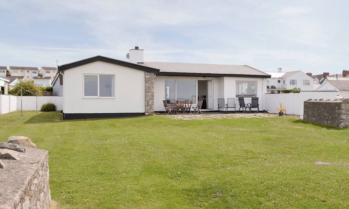 Rhosneigr Cottage | 4 bedroom accommodation in Rhosneigr, Anglesey