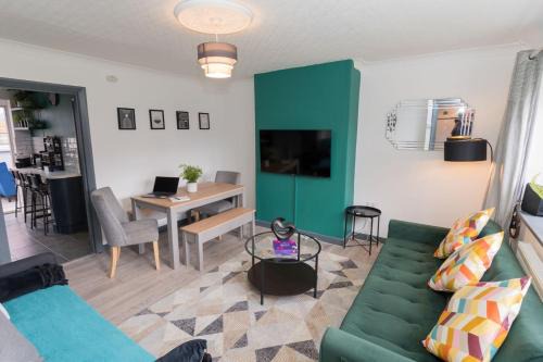 Cradley House | 4 bedroom cosy home Birmingham