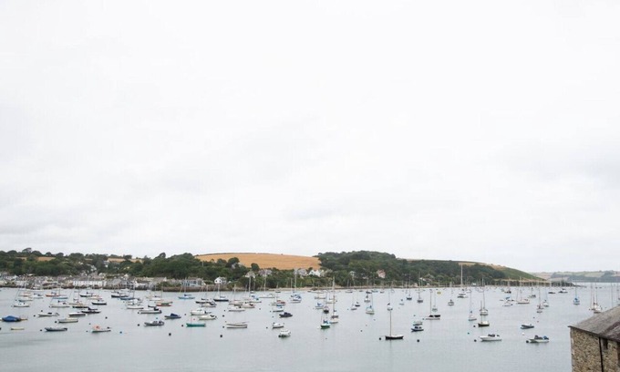 Mylor Churchtown Ski Chalet | 4 Bedroom Cottage with panoramic Sea views
