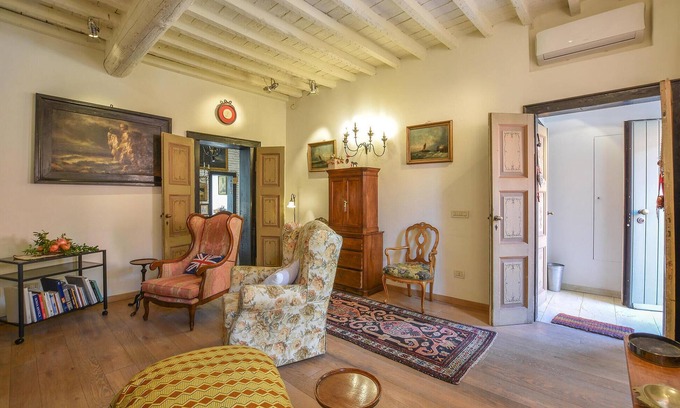 Old Town Apartment | 4 bedroom cozy apartment in Mantova