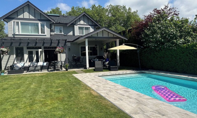 Edgemont House | 4-bedroom house in gorgeous North Vancouver with AC, WiFi