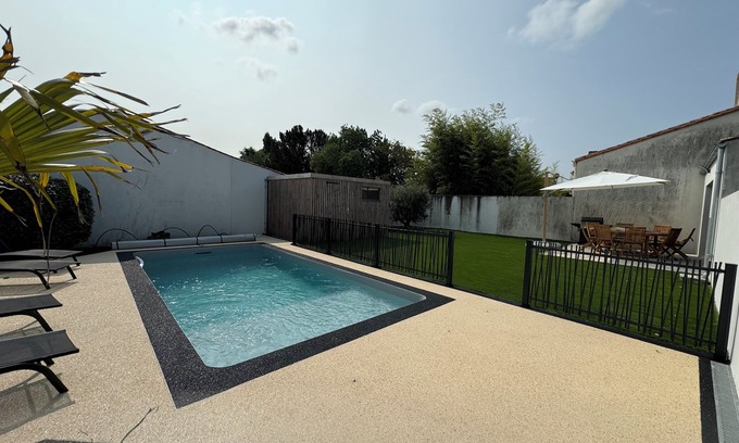 Dolus-d'Oleron House | 4-bedroom house with pool and air conditioning