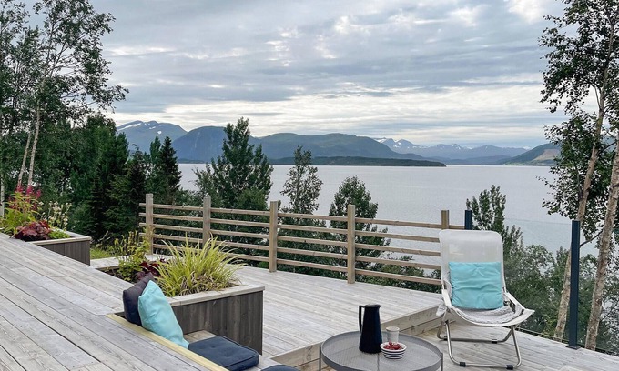 Torjulvagen House | 4 bedroom nice home in Stangvik