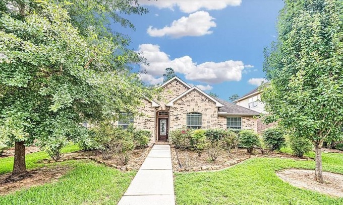 Sterling Ridge Apartment | 4 Bedroom Single family 92515 by Houzlet