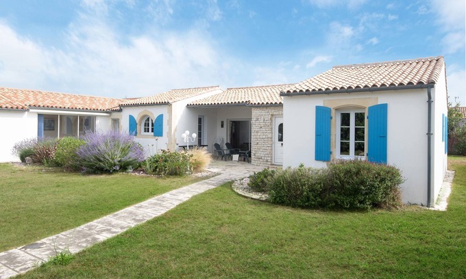 Sainte-Marie-de-Re House | 4 Bedrooms Private Vacation Home In Sainte-Marie-De-Ré