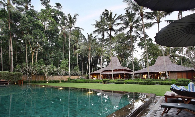 Lodtunduh Villa | 4 bedrooms with tennis grass court, ubud
