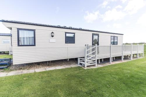 Anderby Creek Other | 4 Berth Caravan For Hire At Sunkist Holiday Park Near Skegness Ref 42084S