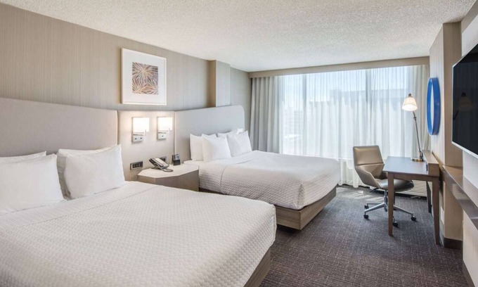 Downtown Denver Hotel | 4 Budget-Friendly Units! Near Colorado Convention Center, w/Pool, Pet-Friendly!