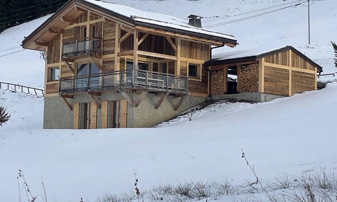 Notre-Dame-de-Bellecombe Ski Chalet | 4*contemporary chalet with breathtaking views, 350 m ski lift, in the heart of the diamond area