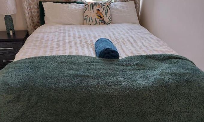 Accrington Apartment | 4 Double Bedroom House in Accrington sleeps 6