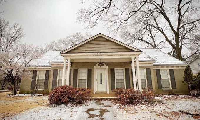 East Memphis House | 4 Houses same street! 15 rooms!