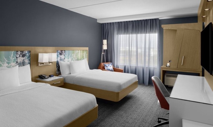 Orlando Hotel | 4 Inviting Suites w/Pool Access – Ideal for Group and Family Stays in Orlando