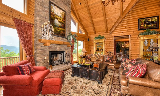 Maggie Valley House | 4 King bedrooms, great view, hot-tub in Gated Smoky Mtn Retreat