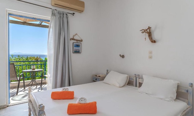 Kipri House | 4 Kypri Seaview Perasma Studio