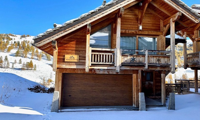 Les Claux Ski Chalet | 4* Luxury Chalet with Jacuzzi and Sauna