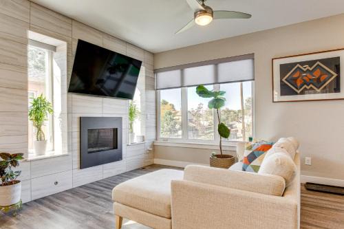 Villa Park House | 4 Mi to Dtwn Pet-Friendly Gem in Denver!