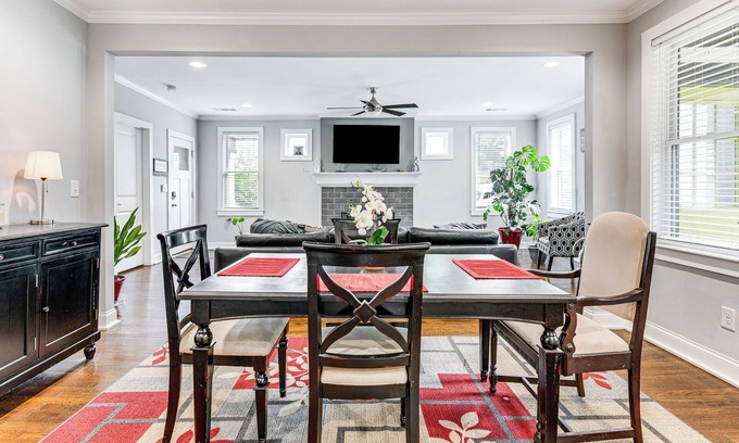 Westview House | 4 Mi to Dtwn: Relaxing Escape w/Yard in Atlanta