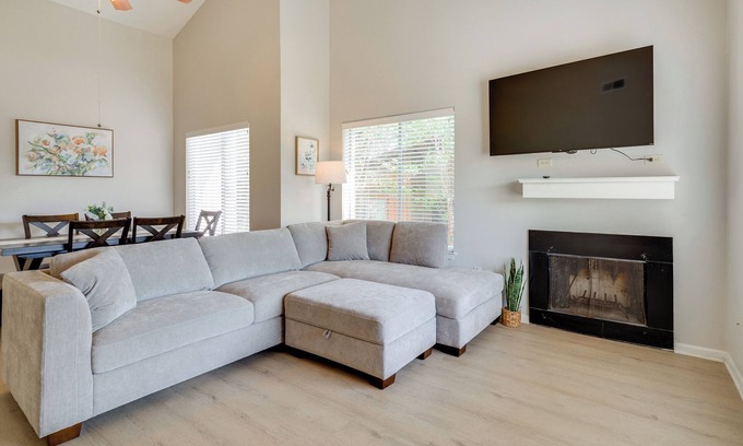 Bryan House | 4 Mi to TAMU: Sleek Bryan Home Near Shops & Eats