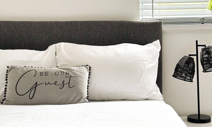 Little Hay House | 4-min drive from NEC/BHX Airport/HS2 - Sleeps 10 guest.