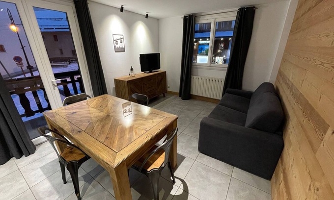 Valloire Apartment | 4-person apartment with balcony, sauna, parking and WiFi in Valloire