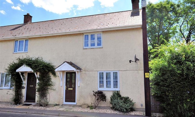 Bridport House | 4 Riverside Cottages