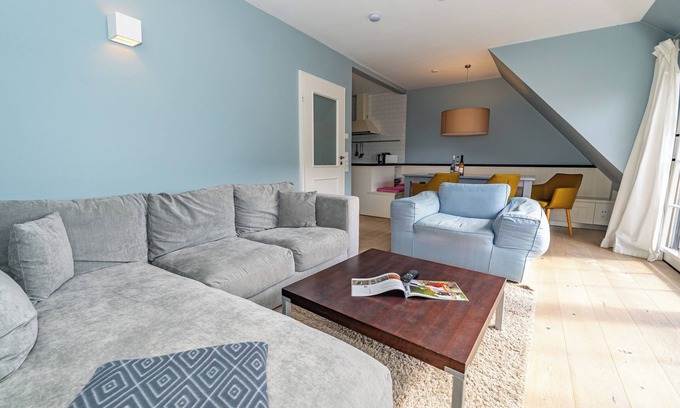 Westerland Apartment | 4-room vacation apartment with balcony and view of the dyke meadows.