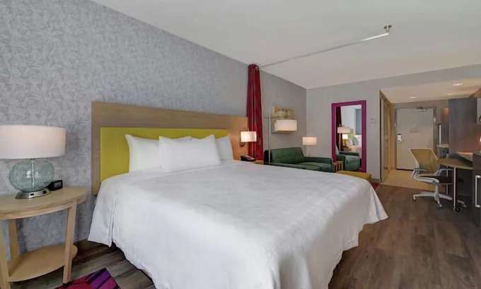 West Palm Beach House | 4 Spacious Suites, Next to Outlets w/Fitness & Laundry Facility