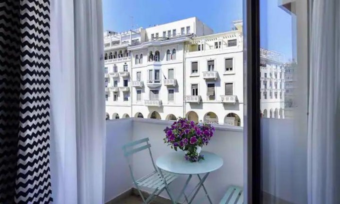 Thessaloniki City Centre Apartment | 4 Travelers