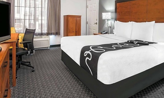 Arsenal House | 4 x King Bed ADA at La Quinta Inn by Wyndham San Antonio Downtown