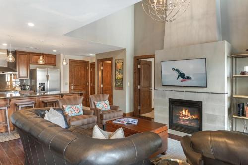 Avon Apartment | 406 The Ascent
