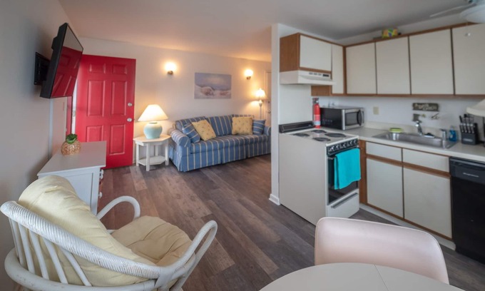 Midtown Ocean City Condo | 43rd St Oceanside w/view, family friendly, wifi, 2021 bookings by message!