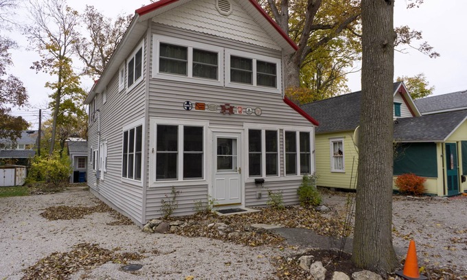 Lakeside Cottage | 442 Cedar Ave. in Lakeside