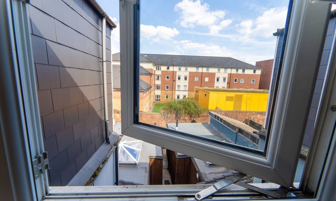 Selly Oak House | 46 North Road Studios Near QE and UOB
