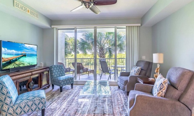Ruskin House | 464 Little Harbor
