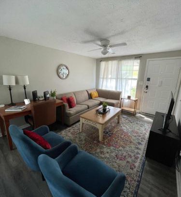 Crestwood South House | 47th Place Forest Park
