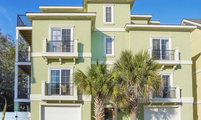 Palmetto Dunes House | 48 Crabline - Coastal Boho Beach House With Private Pool Near The Beach And Park