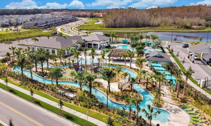 Kissimmee House | 4809 - 5 Bedroom Pool Home Overlooking Pond in Storey Lake Resort Under 10 Minutes to Disney